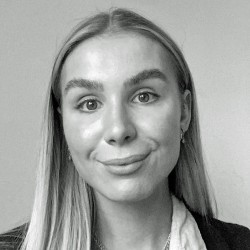 Ellie Spence photo